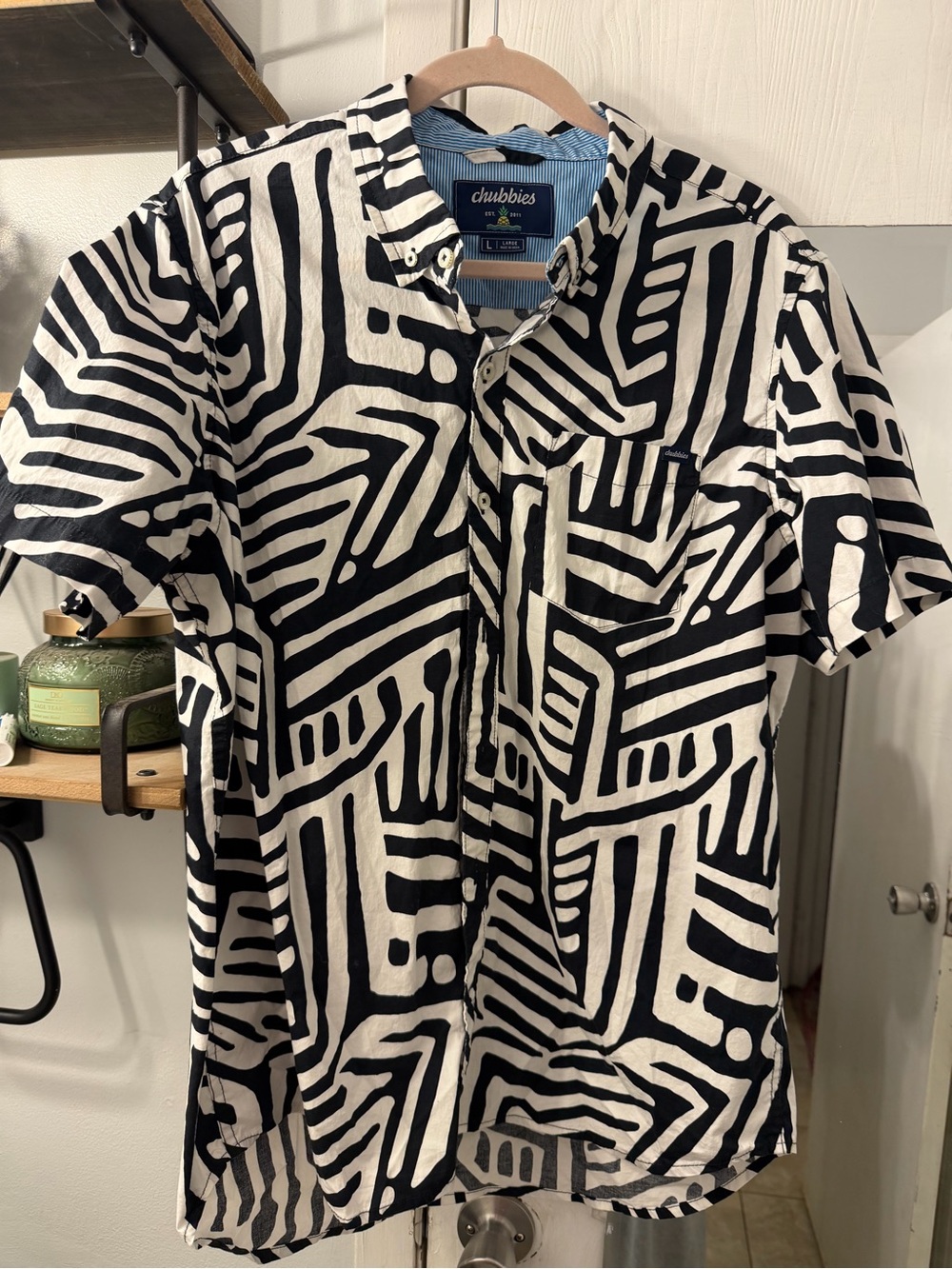 chubbies Black & White Abstract Geo Short-Sleeve Button-Up Shirt